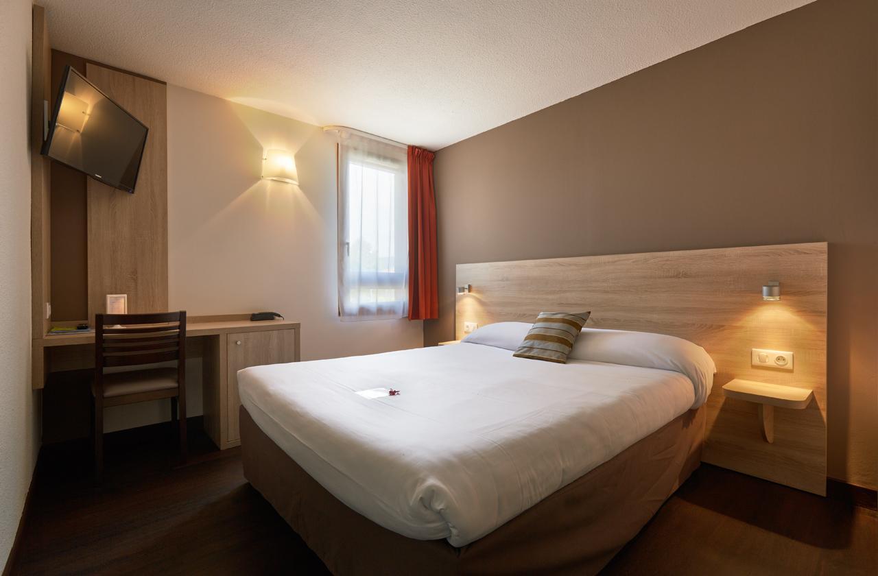 Logis Des Trois Massifs Hotel Claix  Exterior photo