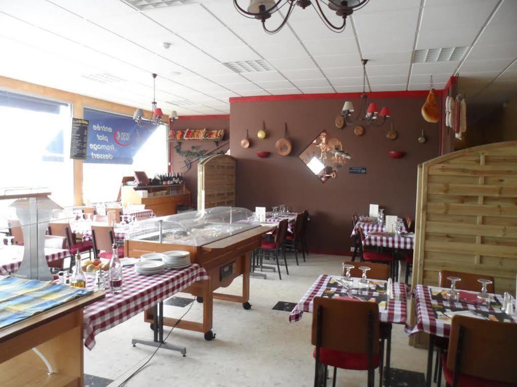 Logis Des Trois Massifs Hotel Claix  Exterior photo